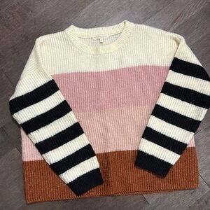Small urban outfitters sweater